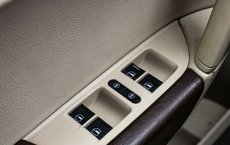 Volkswagen Touareg III, 2011 год, 1 619 000 рублей, 13 фотография