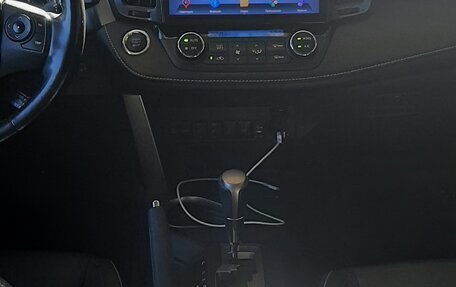 Toyota RAV4, 2018 год, 2 700 000 рублей, 11 фотография