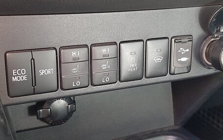 Toyota RAV4, 2018 год, 2 700 000 рублей, 15 фотография