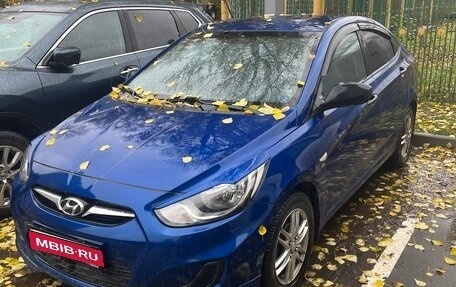 Hyundai Solaris II рестайлинг, 2012 год, 670 000 рублей, 1 фотография