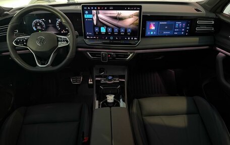 Volkswagen Tiguan, 2024 год, 4 680 000 рублей, 7 фотография