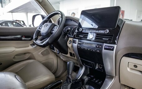 Toyota Land Cruiser Prado 120 рестайлинг, 2007 год, 2 338 000 рублей, 27 фотография