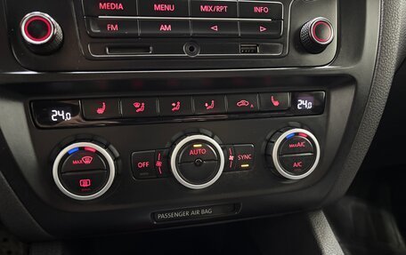 Volkswagen Jetta VI, 2014 год, 1 080 000 рублей, 18 фотография