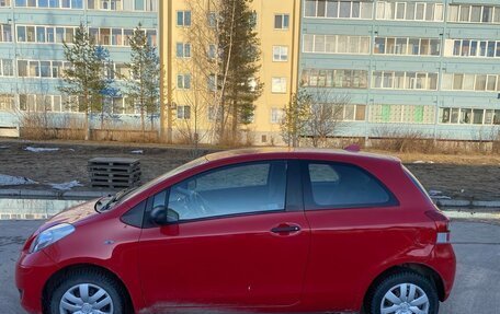 Toyota Yaris III рестайлинг, 2010 год, 580 000 рублей, 3 фотография