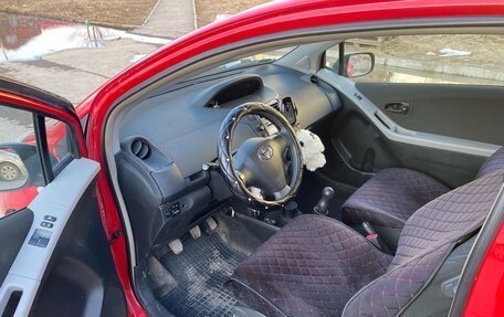 Toyota Yaris III рестайлинг, 2010 год, 580 000 рублей, 7 фотография