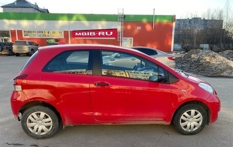 Toyota Yaris III рестайлинг, 2010 год, 580 000 рублей, 5 фотография