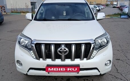 Toyota Land Cruiser Prado 150 рестайлинг 2, 2016 год, 3 300 000 рублей, 2 фотография