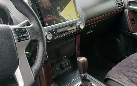 Toyota Land Cruiser Prado 150 рестайлинг 2, 2016 год, 3 300 000 рублей, 13 фотография