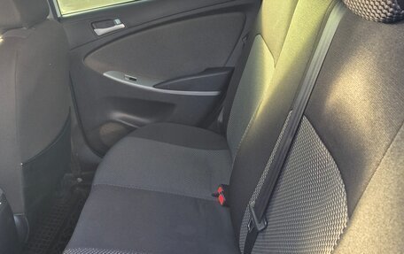 Hyundai Solaris II рестайлинг, 2011 год, 900 000 рублей, 4 фотография