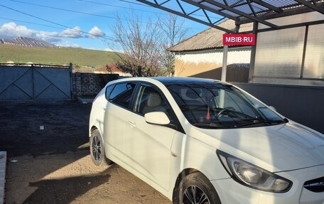 Hyundai Solaris II рестайлинг, 2011 год, 900 000 рублей, 3 фотография