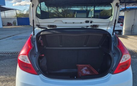 Hyundai Solaris II рестайлинг, 2011 год, 900 000 рублей, 13 фотография