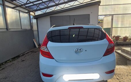 Hyundai Solaris II рестайлинг, 2011 год, 900 000 рублей, 10 фотография