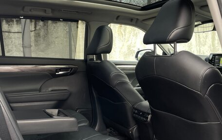 Toyota Highlander, 2021 год, 4 300 000 рублей, 12 фотография