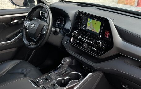 Toyota Highlander, 2021 год, 4 300 000 рублей, 10 фотография