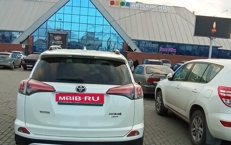 Toyota RAV4, 2017 год, 2 600 000 рублей, 3 фотография