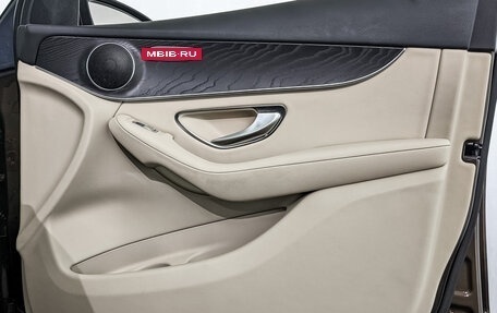 Mercedes-Benz GLC, 2017 год, 3 530 000 рублей, 25 фотография