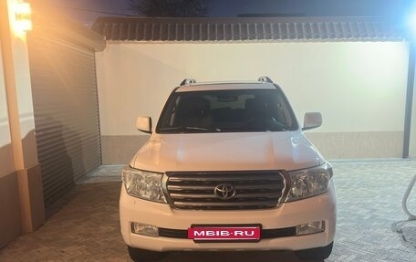 Toyota Land Cruiser 200, 2008 год, 3 000 000 рублей, 21 фотография