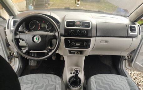 Skoda Fabia II, 2009 год, 415 000 рублей, 10 фотография