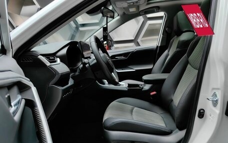 Toyota RAV4, 2025 год, 4 350 000 рублей, 21 фотография