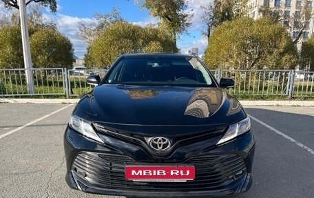 Toyota Camry, 2019 год, 2 890 000 рублей, 1 фотография