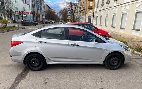 Hyundai Solaris II рестайлинг, 2013 год, 380 000 рублей, 2 фотография