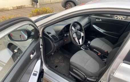 Hyundai Solaris II рестайлинг, 2013 год, 380 000 рублей, 8 фотография