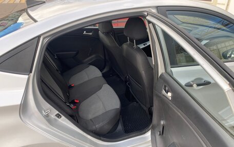 Hyundai Solaris II рестайлинг, 2013 год, 380 000 рублей, 12 фотография