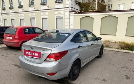 Hyundai Solaris II рестайлинг, 2013 год, 380 000 рублей, 3 фотография