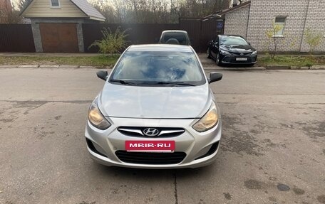 Hyundai Solaris II рестайлинг, 2013 год, 380 000 рублей, 7 фотография