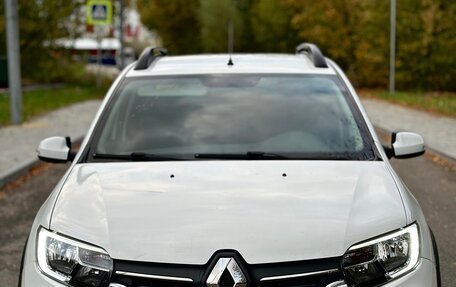 Renault Sandero II рестайлинг, 2021 год, 890 000 рублей, 2 фотография