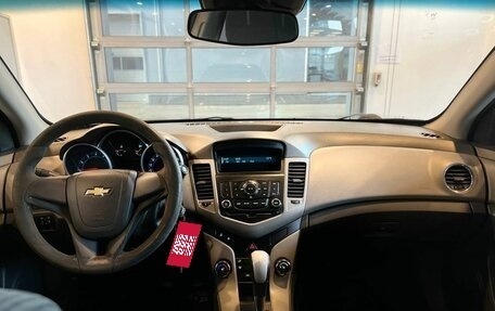 Chevrolet Cruze II, 2010 год, 580 000 рублей, 9 фотография