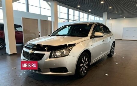 Chevrolet Cruze II, 2010 год, 580 000 рублей, 7 фотография