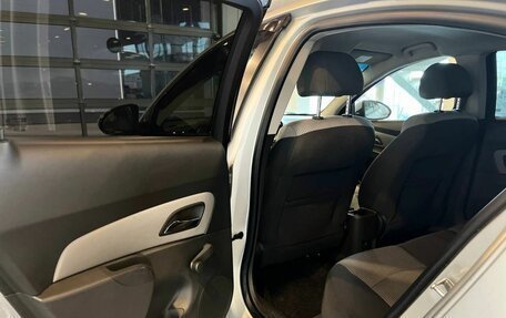 Chevrolet Cruze II, 2010 год, 580 000 рублей, 24 фотография