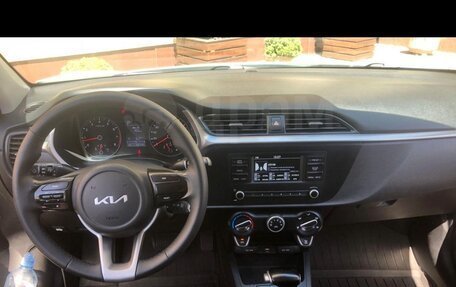 KIA Rio IV, 2022 год, 1 680 000 рублей, 3 фотография