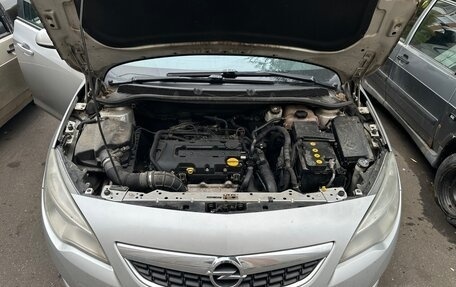 Opel Astra J, 2011 год, 490 000 рублей, 18 фотография