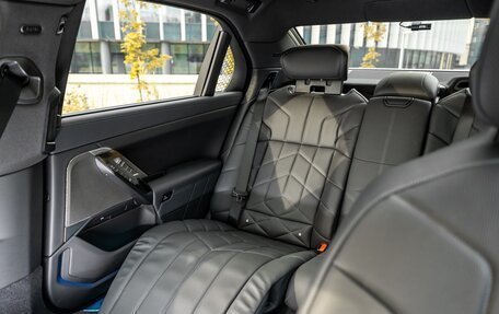 BMW 7 серия, 2025 год, 15 500 000 рублей, 39 фотография