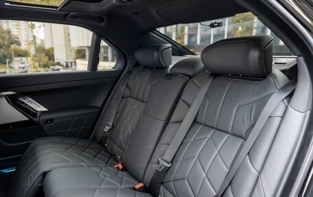 BMW 7 серия, 2025 год, 15 500 000 рублей, 34 фотография