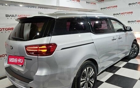 KIA Carnival III, 2018 год, 2 299 000 рублей, 3 фотография