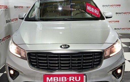 KIA Carnival III, 2018 год, 2 299 000 рублей, 10 фотография