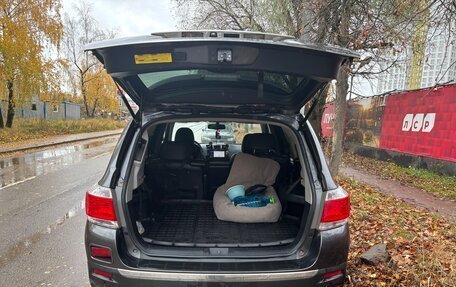 Toyota Highlander III, 2011 год, 1 600 000 рублей, 12 фотография