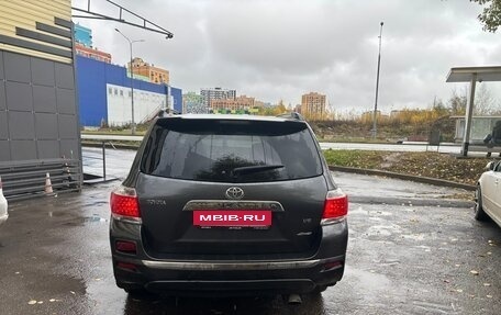 Toyota Highlander III, 2011 год, 1 600 000 рублей, 8 фотография