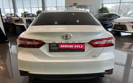 Toyota Camry, 2021 год, 3 643 000 рублей, 10 фотография