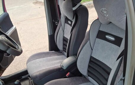 Toyota Vitz, 2005 год, 570 000 рублей, 14 фотография