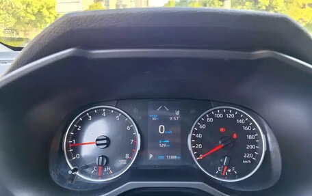 Toyota RAV4, 2023 год, 3 300 000 рублей, 7 фотография