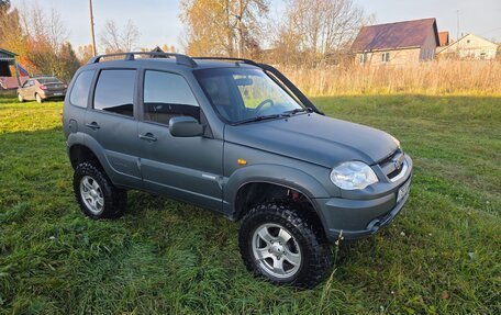 Chevrolet Niva I рестайлинг, 2010 год, 520 000 рублей, 1 фотография