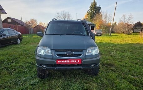 Chevrolet Niva I рестайлинг, 2010 год, 520 000 рублей, 3 фотография