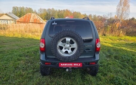 Chevrolet Niva I рестайлинг, 2010 год, 520 000 рублей, 6 фотография