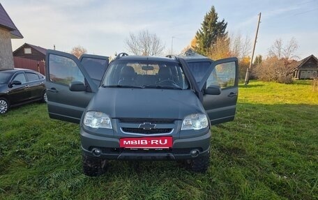 Chevrolet Niva I рестайлинг, 2010 год, 520 000 рублей, 11 фотография