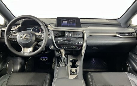 Lexus RX IV рестайлинг, 2018 год, 3 899 000 рублей, 15 фотография