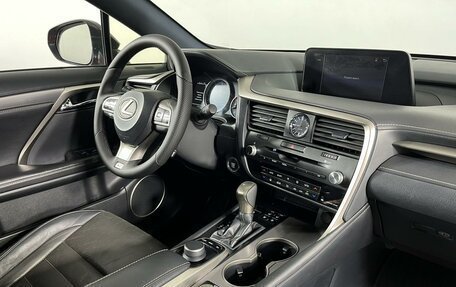 Lexus RX IV рестайлинг, 2018 год, 3 899 000 рублей, 14 фотография